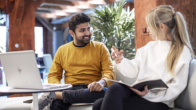 Beratungsgespräch zur digitalen Transformation und IT-Infrastruktur bei der HHLA.