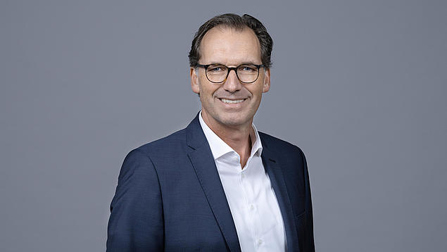 Portrait photo of Supervisory Board member Mr Holger Heinzel.