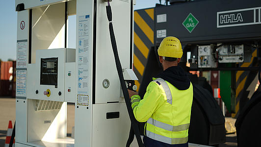 Wasserstoff-Tankstelle am HHLA Container Terminal Tollerort