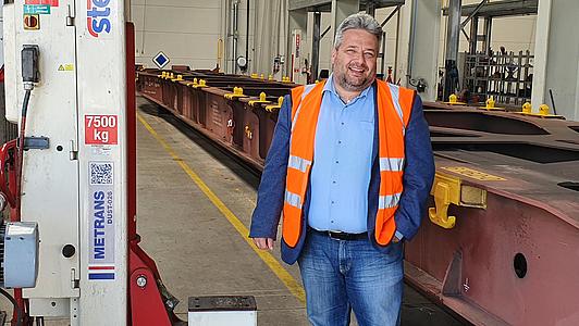 The rail universalist